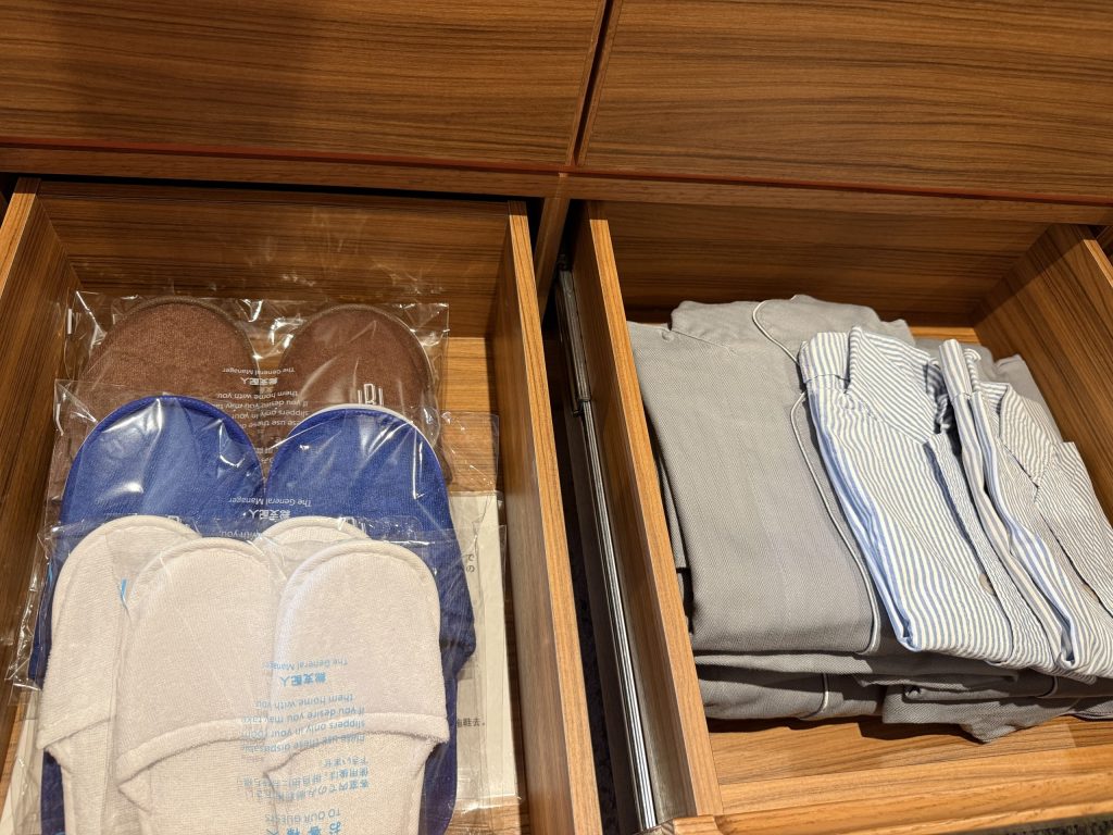 客室パジャマ・スリッパ