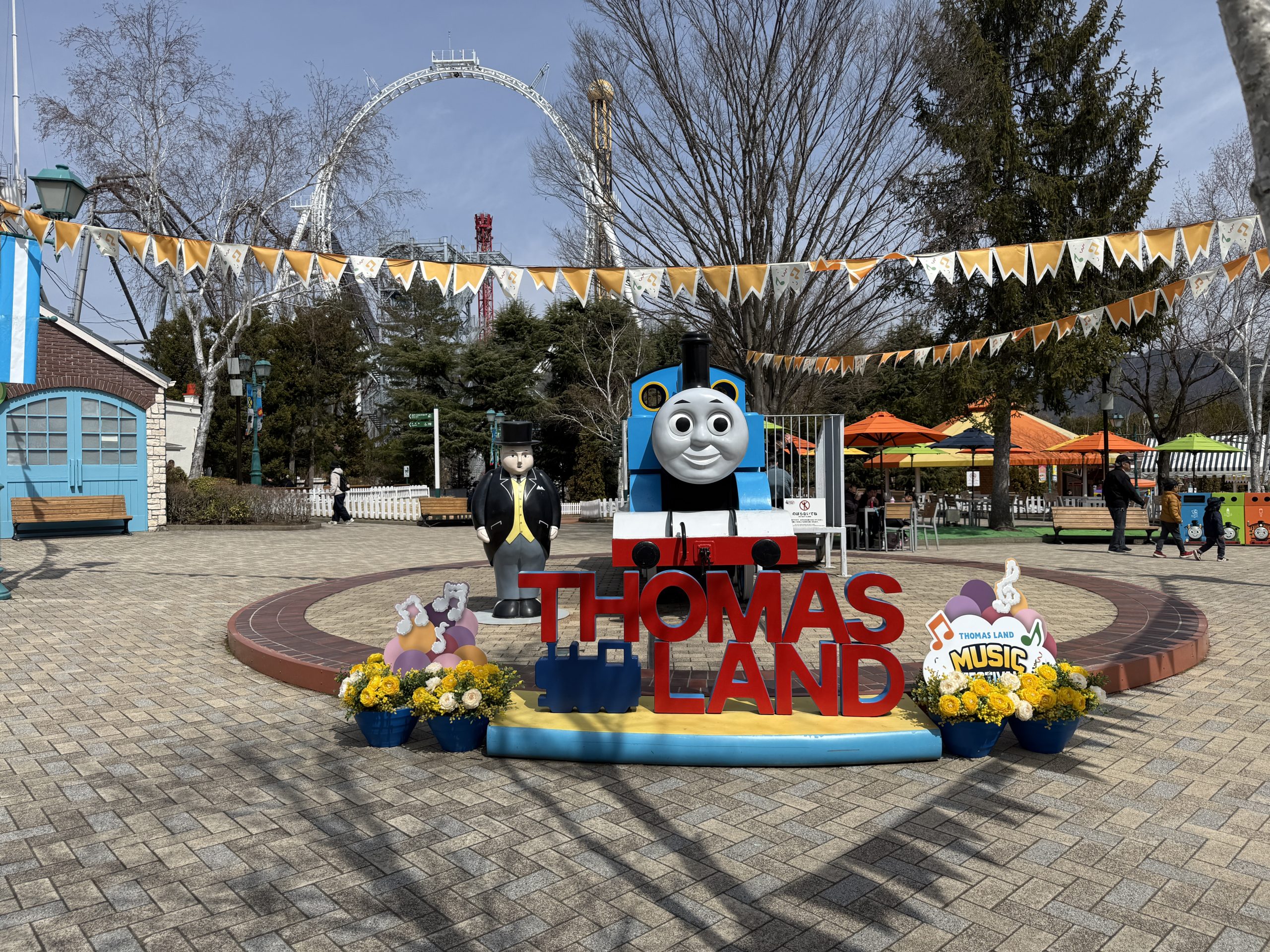 入り口のトーマスオブジェ